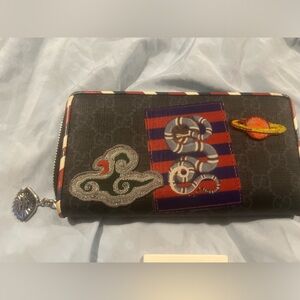 Gucci Night Courier Zip Around Long Wallet GG supreme